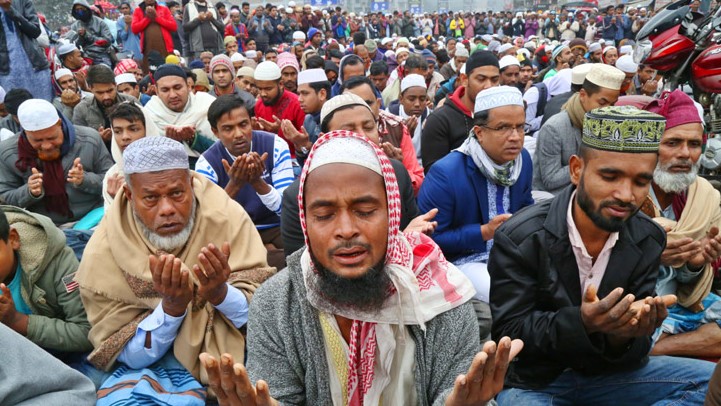 মুসলিম উম্মার শান্তি ও সমৃদ্ধি কামনায় শেষ হলো বিশ্ব ইজতেমার আখেরি মোনাজাত
