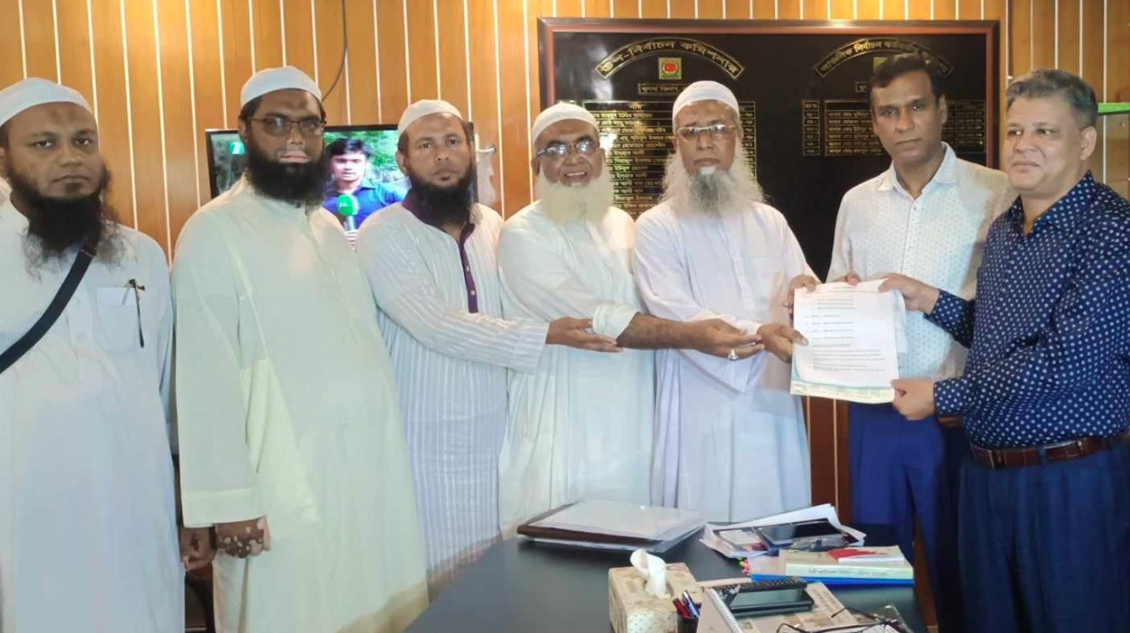 খুলনা সিটি নির্বাচনে ইসলামী আন্দোলন মেয়র প্রার্থীর মনোনয়নপত্র জমা